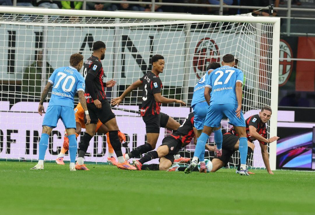 AC Milan ke Puncak Klasemen Usai Taklukkan Napoli 2-1 di San Siro