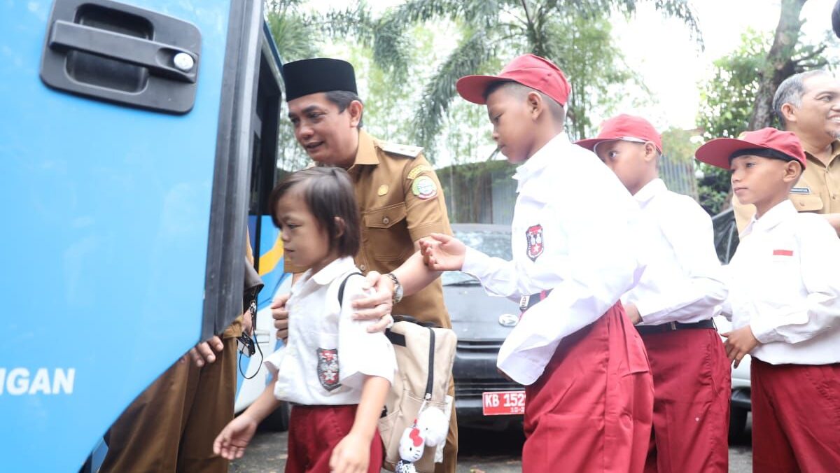 Pelepasan 12 Siswa Sekolah Rakyat: Pemkot Pontianak Dukung Penuh Pendidikan Anak Bangsa