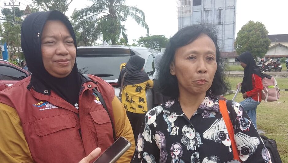 Tangis Haru Rut Ika Setyorini, Anaknya Dapat Kesempatan Sekolah Lewat Program PKH