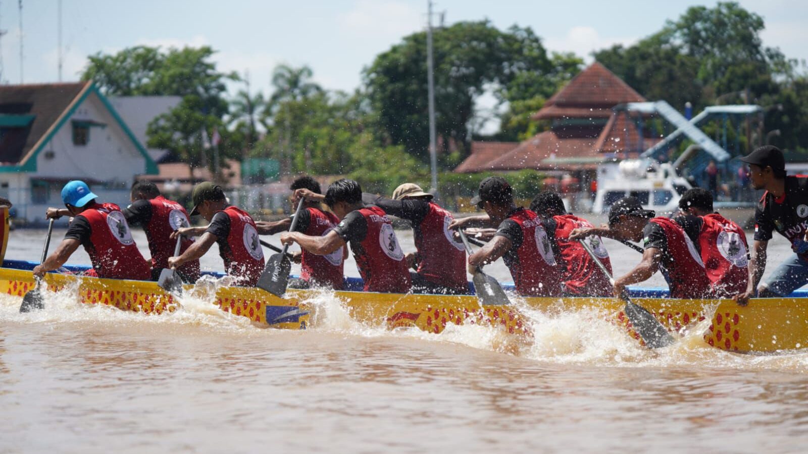 42 Tim Berlaga di Pontianak Dragon Boat Race 2025, Disporapar Targetkan Masuk Kalender Event Nasional