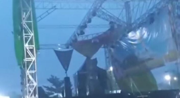 Dihantam Angin Kencang, Panggung Kelam Tourism Festival 2025 di Stadion Baning Sintang Rusak