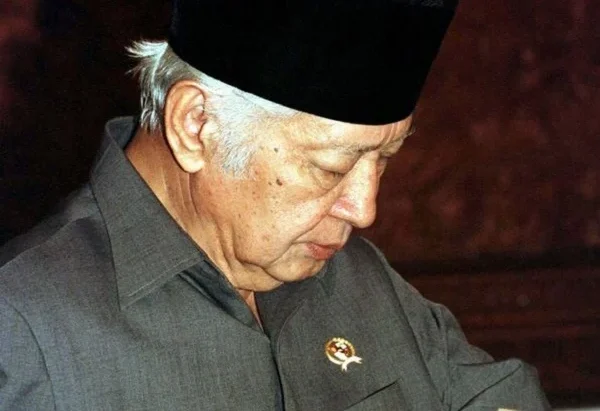 5 Alasan Kontroversial Kenapa Soeharto Dianggap Tak Layak Diberi Gelar Pahlawan Nasional