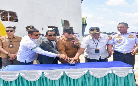 Bupati Sujiwo Pimpin Launching Feri Sungai Bulan, Bank Kalbar Siap Dukung Ekonomi Pesisir