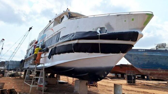 Beli Kapal Rp20 Miliar di Batam Berujung Apes! Mesin Mati Berasap di Laut, Ternyata Barang Tua Tahun 90-an