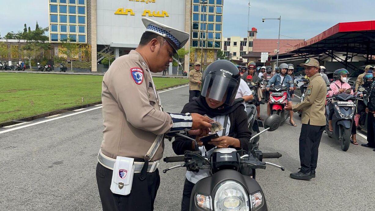Hari Terakhir Operasi Zebra Kapuas 2025, Polda Kalbar Apresiasi Peningkatan Disiplin Warga