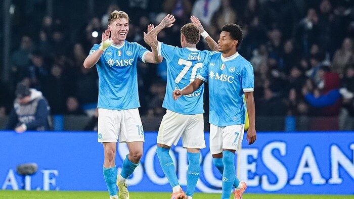 Partenopei Kembali ke Puncak: Napoli Kalahkan Juventus 2-1 Berkat Dua Gol Rasmus Hojlund