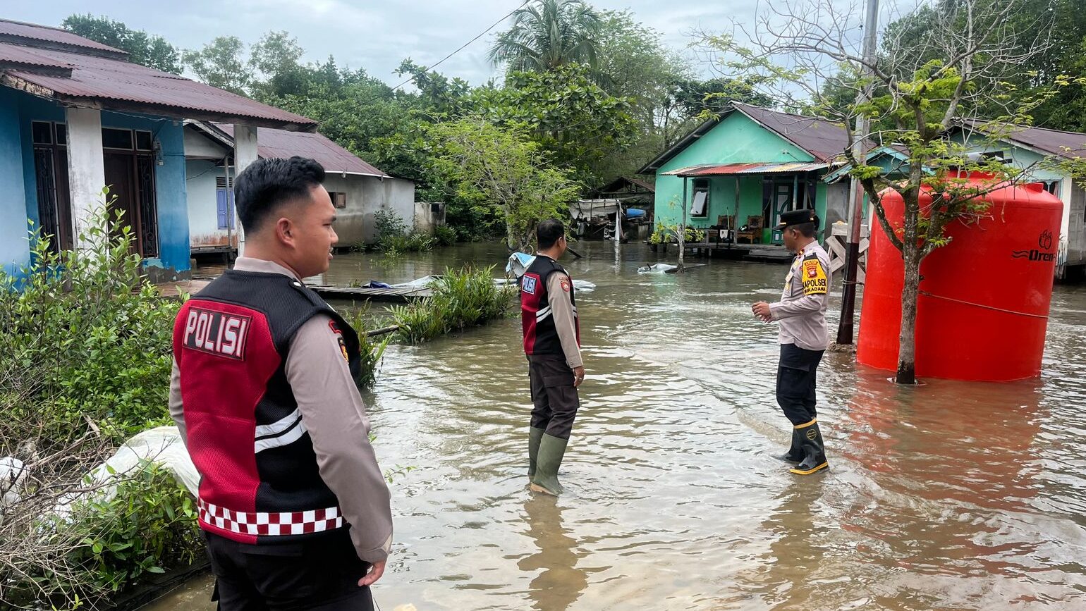 Banjir Rob Rendam Sukadana hingga 75 Cm, 5 Ruas Jalan Ini Terdampak Parah