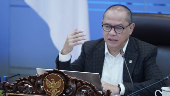Target Ambisius 500 Ribu Pekerja Migran 2026: Sinyal Ketidakmampuan Serapan Tenaga Kerja Domestik?