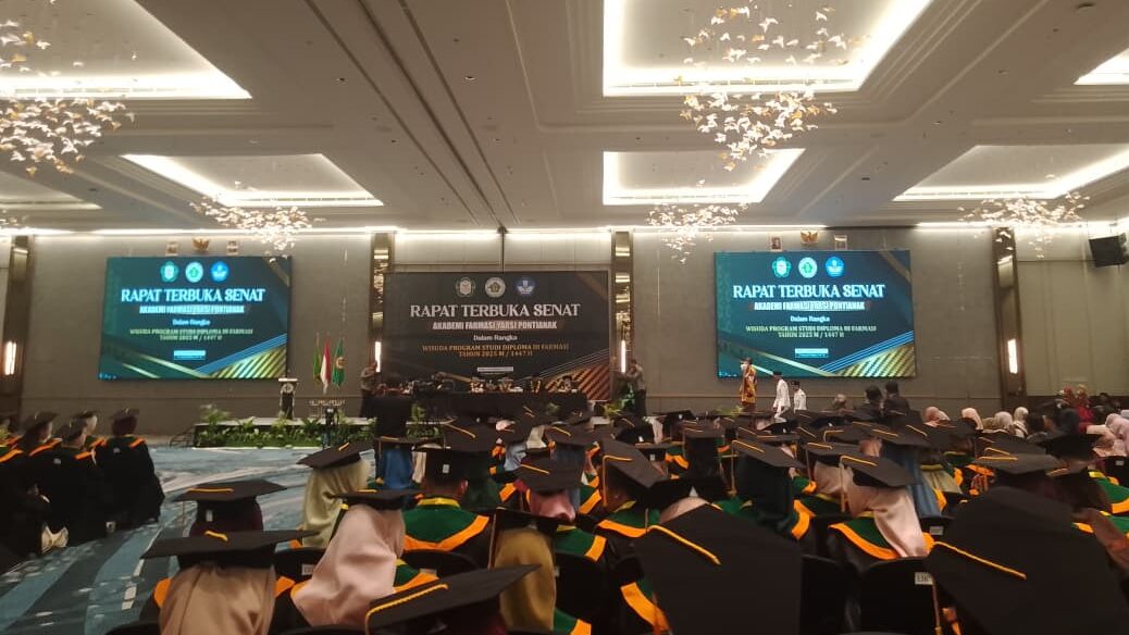 Kukuhkan 170 Lulusan, Wisuda Akfar Yarsi Pontianak 2025 Berlangsung Khidmat