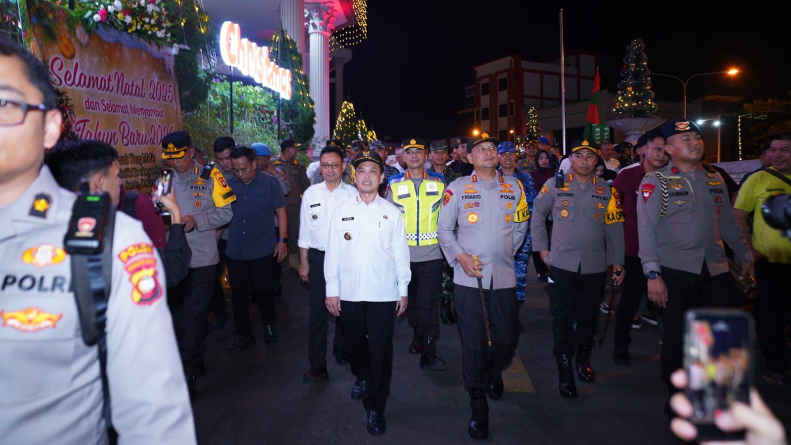 Pastikan Keamanan Malam Natal 2025, Forkopimda Kalbar Tinjau Pospam dan Gereja di Pontianak