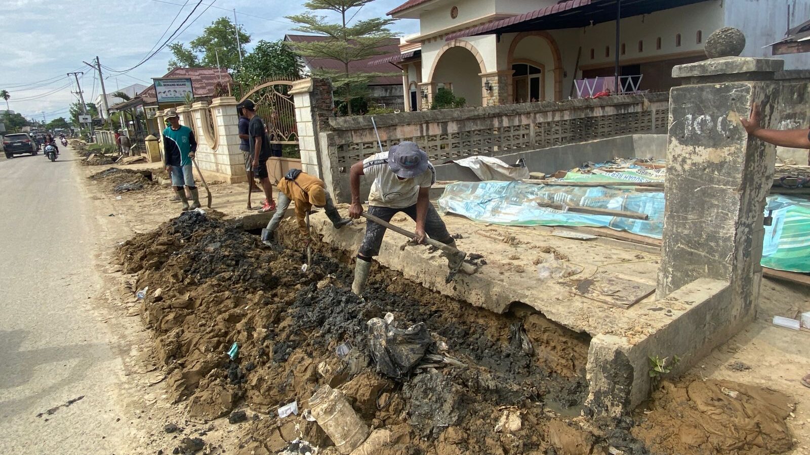 Momen Natal 2025, Pemerintah dan Warga Langsa Gencarkan Pembersihan Lingkungan Pascabanjir
