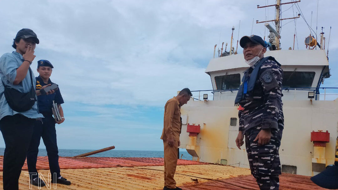Misteri KM Polo, "Kapal Hantu" Berisi 10 Kontainer Terdampar Tanpa Awak di Perairan Lingga