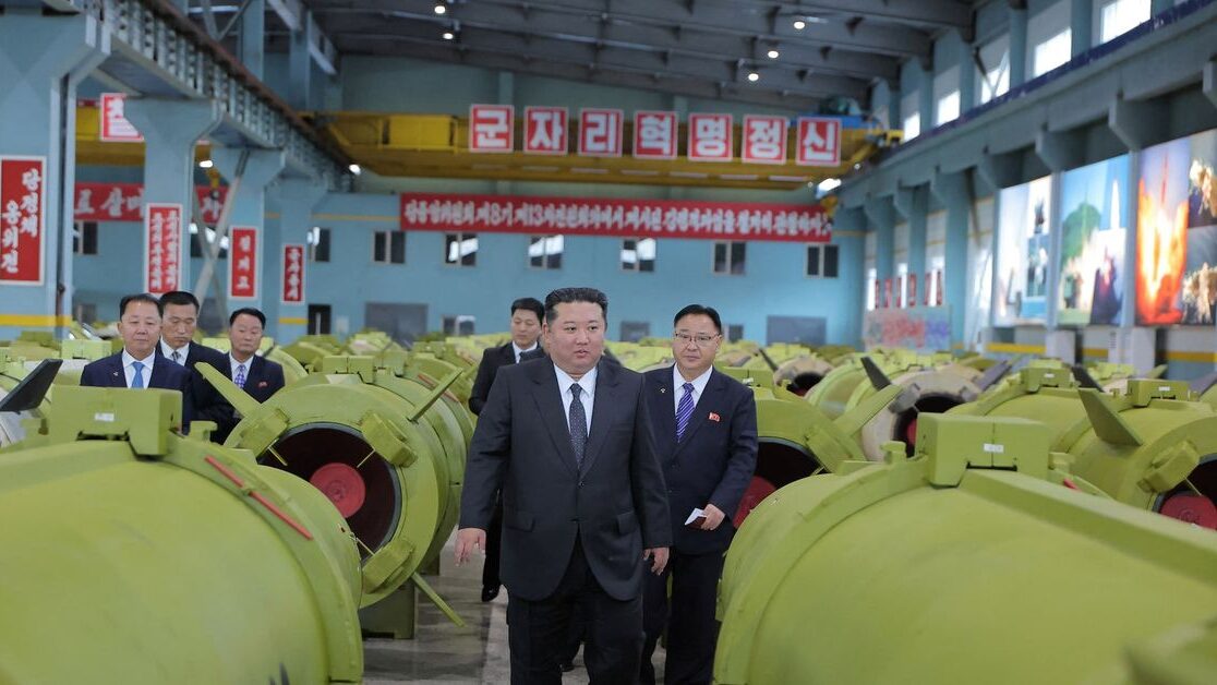 Kim Jong Un Pamer Kekuatan Nuklir, Pimpin Langsung Uji Coba Rudal Jelajah Strategis