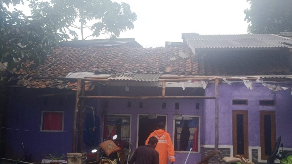 Laporan Bencana BNPB: Angin Kencang di Jabar hingga Banjir Rob di Jateng