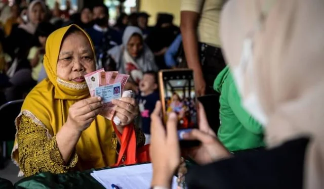 Cara Mengajukan Bansos Kemensos 2026, Bisa Online Lewat HP atau Datang ke Desa/Kelurahan