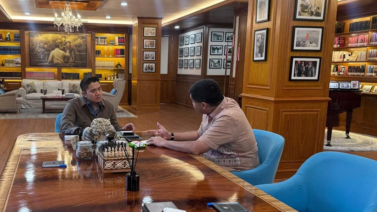 Seskab Teddy dan Menteri Ara Bahas Target Bedah 400.000 Rumah