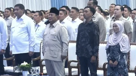 Ratusan Warga Sambut Prabowo saat Resmikan Akad Massal KPR Rumah Subsidi