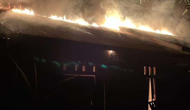 Kebakaran Hanguskan Rumah Semi Permanen di Kapuas Sanggau pada Jumat Malam