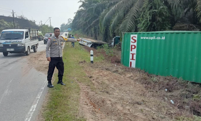 Truk Kontainer Hantam Motor di Batang Tarang, Pengendara Sepeda Motor Meninggal Dunia