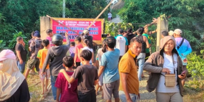 Banyak Lalat dan Bau Menyengat, Warga Gelar Protes Kandang Ayam di Bengkayang