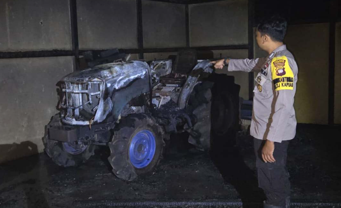 Kebakaran di Balai Benih Hortikultura Sanggau Hanguskan Traktor dan Puluhan Karung Pupuk