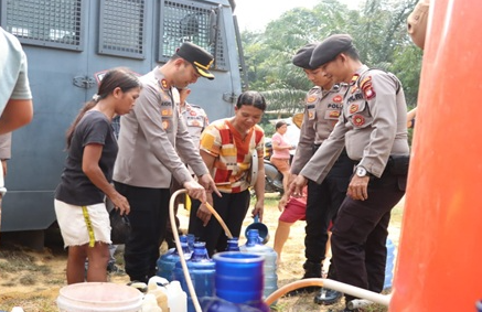 Kemarau Berkepanjangan, Warga Bokak Sebumbun Sekadau Kesulitan Air Bersih