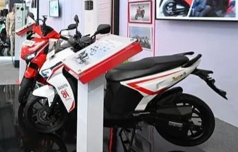 Prabowo Sebut Motor Listrik Buatan Lokal Bawa Tiga Keuntungan