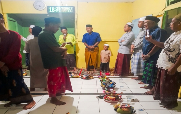Kue, Buah, dan Sholawatan: Adat Tradisi Cocokan di Bulan Maulid