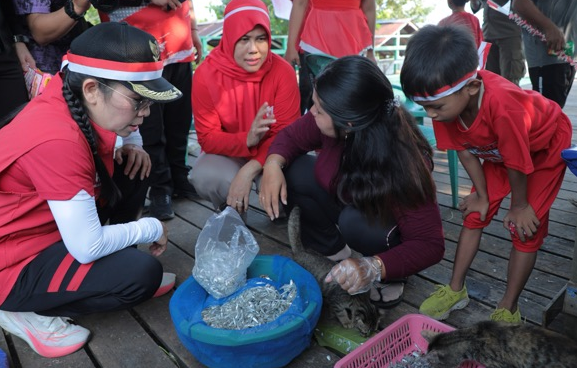 Panen Raya Udang Rebon Meriahkan Teluk Karang Sedau