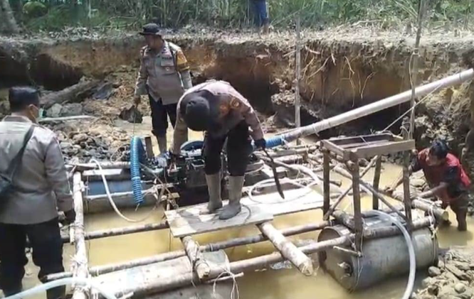 Tambang Emas Ilegal di Sungai Embuan Meliau Ditertibkan