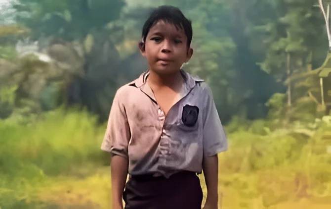 Viral, Anak SD Ikut Bantu Padamkan Karhutla di Kalimantan
