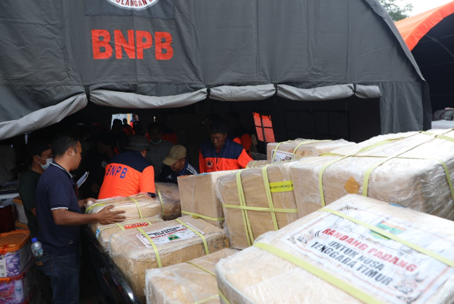 BNPB Pacu Distribusi Bantuan Logistik Bencana Gempa NTT