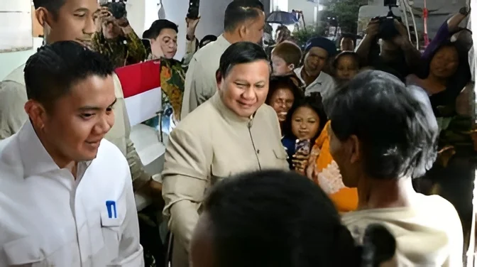 Prabowo Kunjungi Hunian Relokasi Senen, Warga Sampaikan Harapan