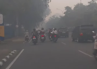 Kabut Asap Pontianak Semakin Parah, Kasus ISPA Melonjak 300 Pasien per Hari