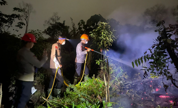 Kebakaran Lahan Gambut Melanda Dusun Danau Teluk Sanggau