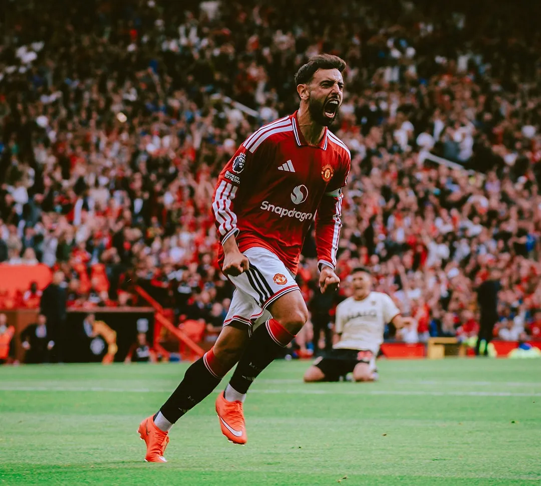 Bruno Fernandes Hat-trick, Manchester United Hancurkan Ipswich 5-2
