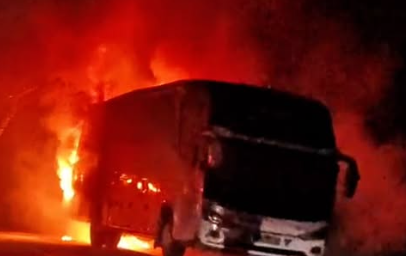 Bus Damri Rute Pontianak-Pinoh Terbakar di Sungai Ambawang