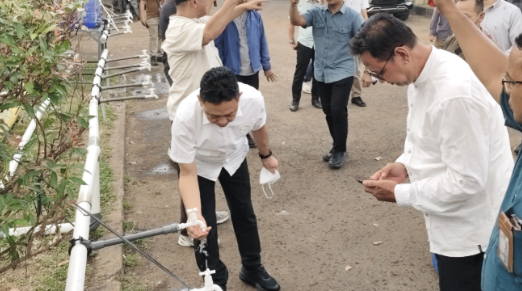 Suplai Air Waduk Penepat Pulih, 10 Mobil Pemadam Dikerahkan Salurkan Air di Pontianak