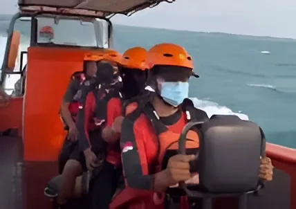 Tim Gabungan Lanjutkan Pencarian 5 Jurnalis yang Hilang di Sekitar Anak Krakatau