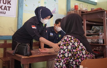 Ratusan Warga Dusun Sungai Putat Sekadau Ikuti Skrining TBC