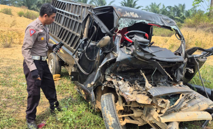 Kecelakaan di Tikungan Jalan Transkalimantan Tayan Sanggau Tewaskan Penumpang Pickup
