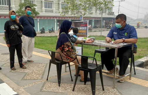 Warga Sanggau Dapat Pemeriksaan Kesehatan Gratis di Tengah Kabut Asap Karhutla