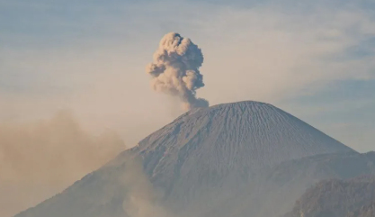 Gunung Semeru Erupsi, Badan Geologi Larang Aktivitas dalam Radius 13 Km