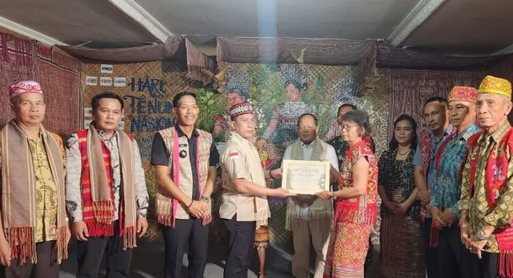Festival Tenun di Kapuas Hulu Dorong Pelestarian Tenun Iban dan Regenerasi Pengrajin