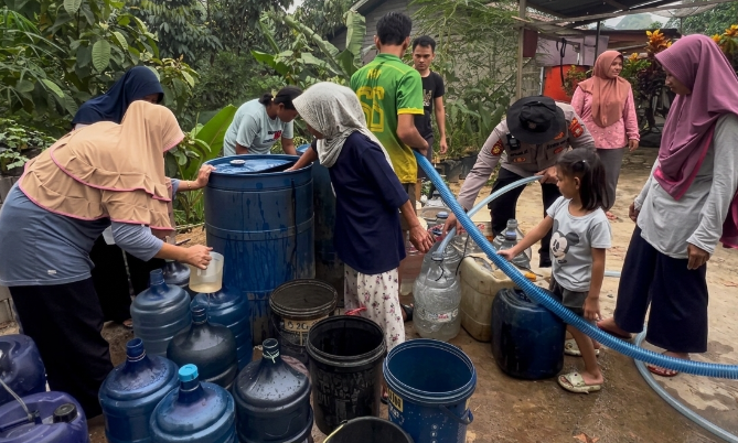 Krisis Akses Air Bersih di Sei Bongkok Sanggau Saat Kemarau Berkepanjangan