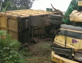 Dua Truk Bertabrakan di Jalan Trans Kalimantan Kubu Raya, Dua Orang Mengalami Luka