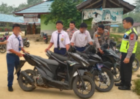 Empat Motor Tanpa Surat dan Pakai Knalpot Brong Ditertibkan di Silat Hilir