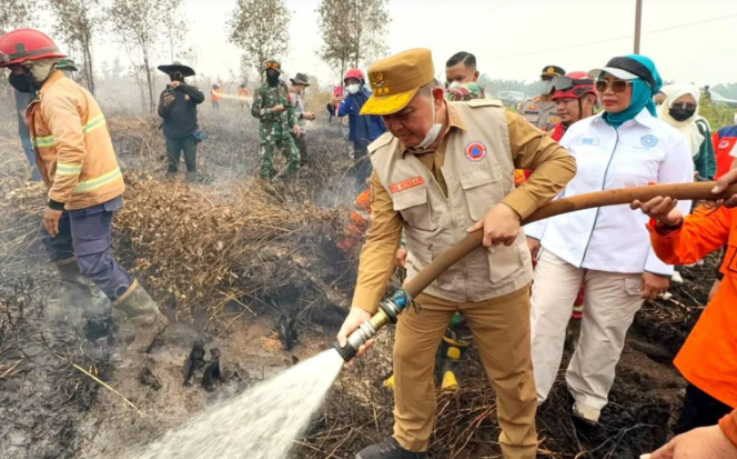 Kabut Asap Ganggu Jarak Pandang, Water Bombing Karhutla Pelang Ketapang Belum Maksimal