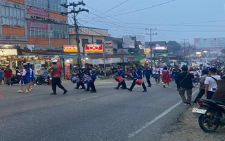 Pawai Karnaval BKSN Sekadau Diikuti 26 Kontingen, Berlangsung hingga Malam Hari