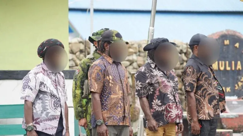 4 Anggota OPM Puncak Jaya Serahkan Senjata, Pilih Kembali ke Masyarakat